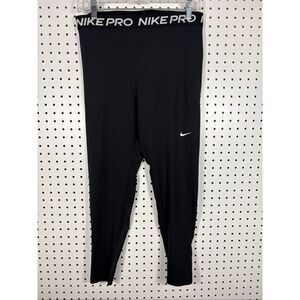 Nike pro woman’s leggings size L